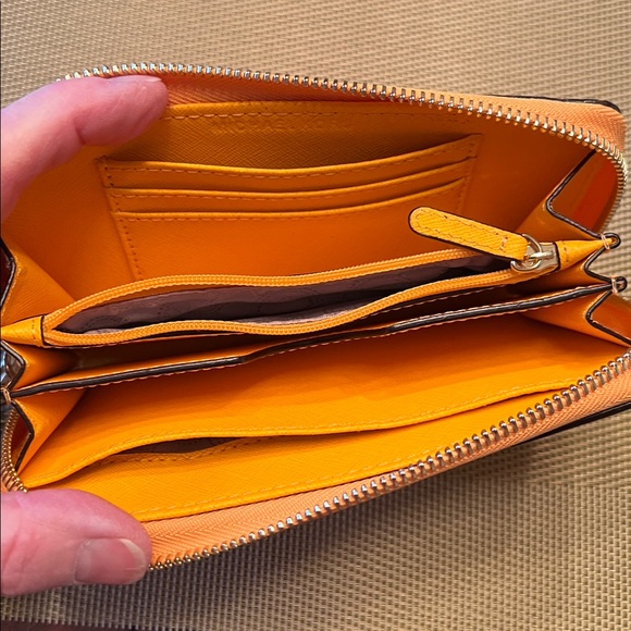 Michael Kors Marigold Wristlet Wallet with removable Wristlet  attachment EUC - Picture 11 of 12